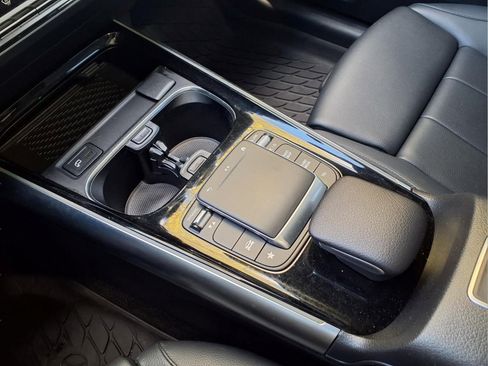 Certified 2022 Mercedes-Benz GLA 250 4MATIC image 17