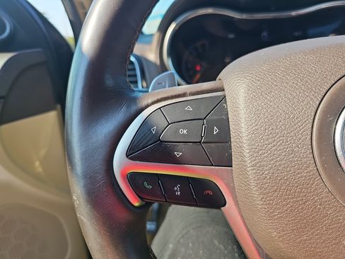 Used 2019 Jeep Grand Cherokee Overland AWD/4WD image 17