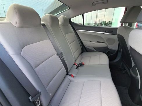 Used 2019 Hyundai Elantra SE w/ Cargo Package FWD image 14