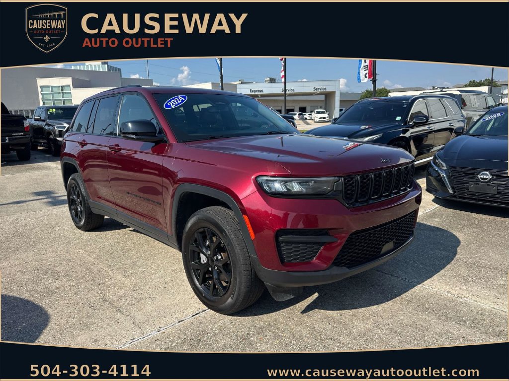 Used 2024 Jeep Grand Cherokee Altitude RWD image 1