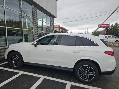 Used 2025 Mercedes-Benz GLC 300 4MATIC image 7