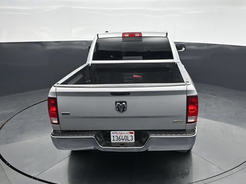 Used 2018 RAM 1500 Classic SLT RWD image 33