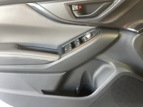 Used 2022 Subaru Crosstrek 2.5i Sport w/ Moonroof Package image 17