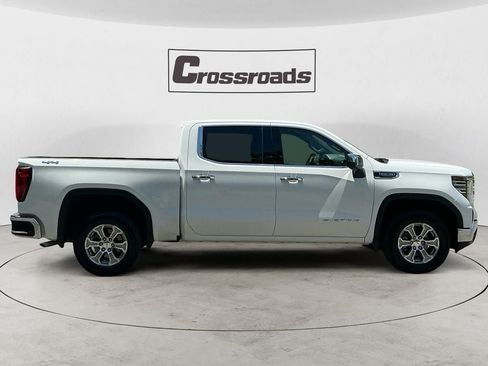 Used 2025 GMC Sierra 1500 SLT AWD/4WD image 6