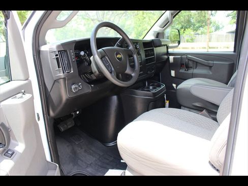 Used 2024 Chevrolet Express 3500 LT w/ LT Preferred Equipment Group RWD image 23