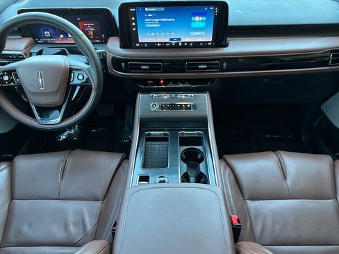 Certified 2025 Lincoln Aviator Reserve w/ Equipment Group 201A AWD/4WD image 13