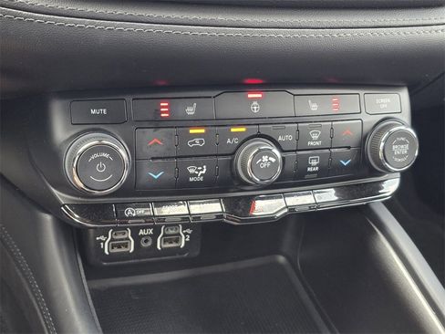 Used 2023 Dodge Durango SXT image 20