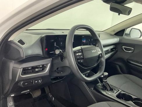Used 2025 Kia K4 FWD image 12