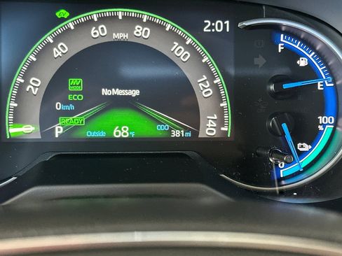 Certified 2025 Toyota RAV4 SE w/ Weather & Moonroof Package image 31