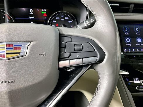 Certified 2021 Cadillac XT6 Premium Luxury FWD image 11