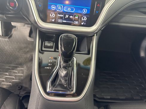 Used 2022 Subaru Outback Premium image 19