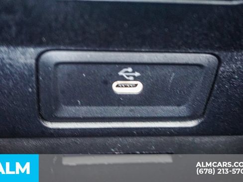 Used 2025 Mercedes-Benz C 300 Sedan image 42