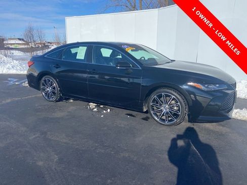 Used 2019 Toyota Avalon Touring w/ All Weather Liner Package image 2