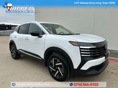 Used 2026 Nissan Kicks SV image 1