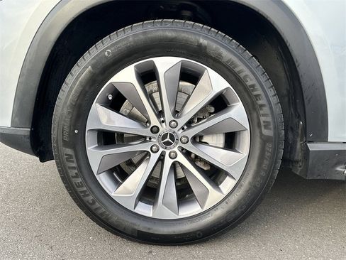 Used 2022 Mercedes-Benz GLE 350 4MATIC w/ Premium Package image 14