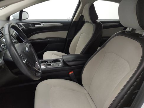 Used 2020 Ford Fusion SE w/ Equipment Group 151A image 17