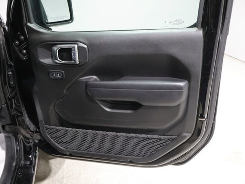 Used 2025 Jeep Wrangler Unlimited Sport AWD/4WD image 21