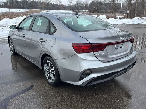 Used 2023 Kia Forte LXS image 3