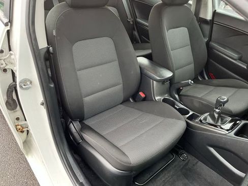 Used 2017 Kia Forte LX image 25