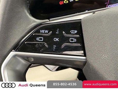 Used 2025 Audi Q6 e-tron Premium Plus image 30