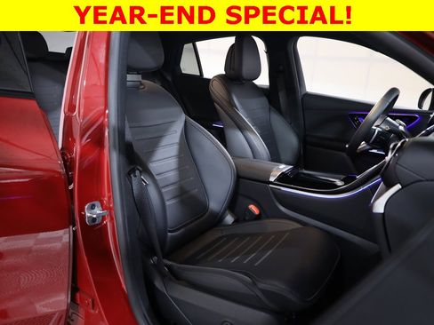 Used 2025 Mercedes-Benz GLC 300 4MATIC image 43