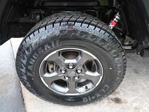 Used 2021 Jeep Gladiator Rubicon w/ Cold Weather Group AWD/4WD image 12