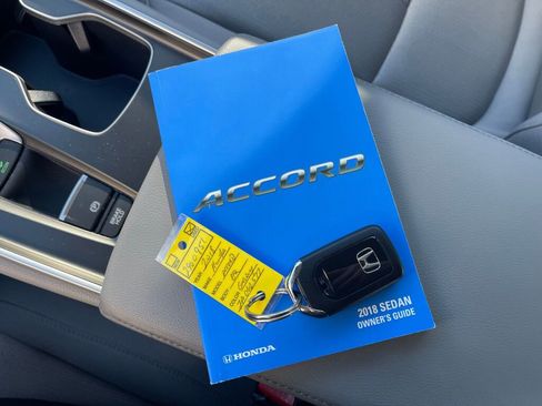 Used 2018 Honda Accord EX image 4