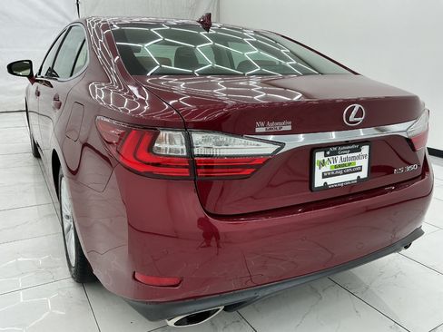 Used 2017 Lexus ES 350 w/ Premium Package FWD image 9