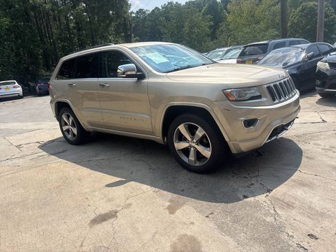 Used 2014 Jeep Grand Cherokee Overland w/ Advanced Technology Group AWD/4WD image 5