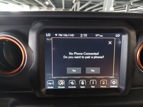 Used 2020 Jeep Gladiator Mojave AWD/4WD image 16