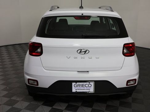Used 2023 Hyundai Venue SEL image 7