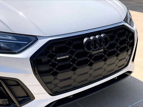 Used 2023 Audi Q5 e Premium Plus w/ Premium Plus Package image 30