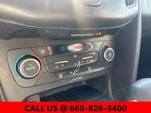 Used 2018 Ford Focus SE FWD image 18