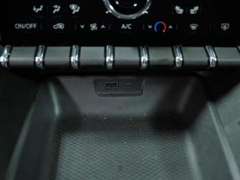 Used 2025 GMC Terrain Elevation image 38