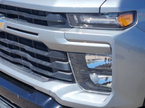Used 2024 Chevrolet Silverado 2500 Custom w/ Custom Value Package AWD/4WD image 10