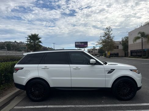 Used 2014 Land Rover Range Rover Sport HSE AWD/4WD image 4