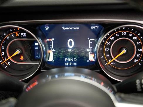Used 2019 Jeep Wrangler Unlimited Sahara AWD/4WD image 33