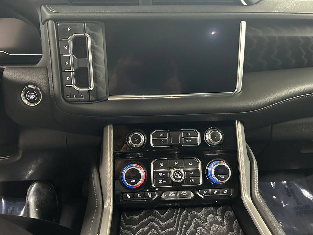 Used 2023 GMC Yukon Denali w/ LPO, Floor Liner Package AWD/4WD image 18