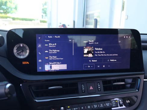 Used 2024 Lexus ES 350 Ultra Luxury w/ Accessory Package (Z2) FWD image 23