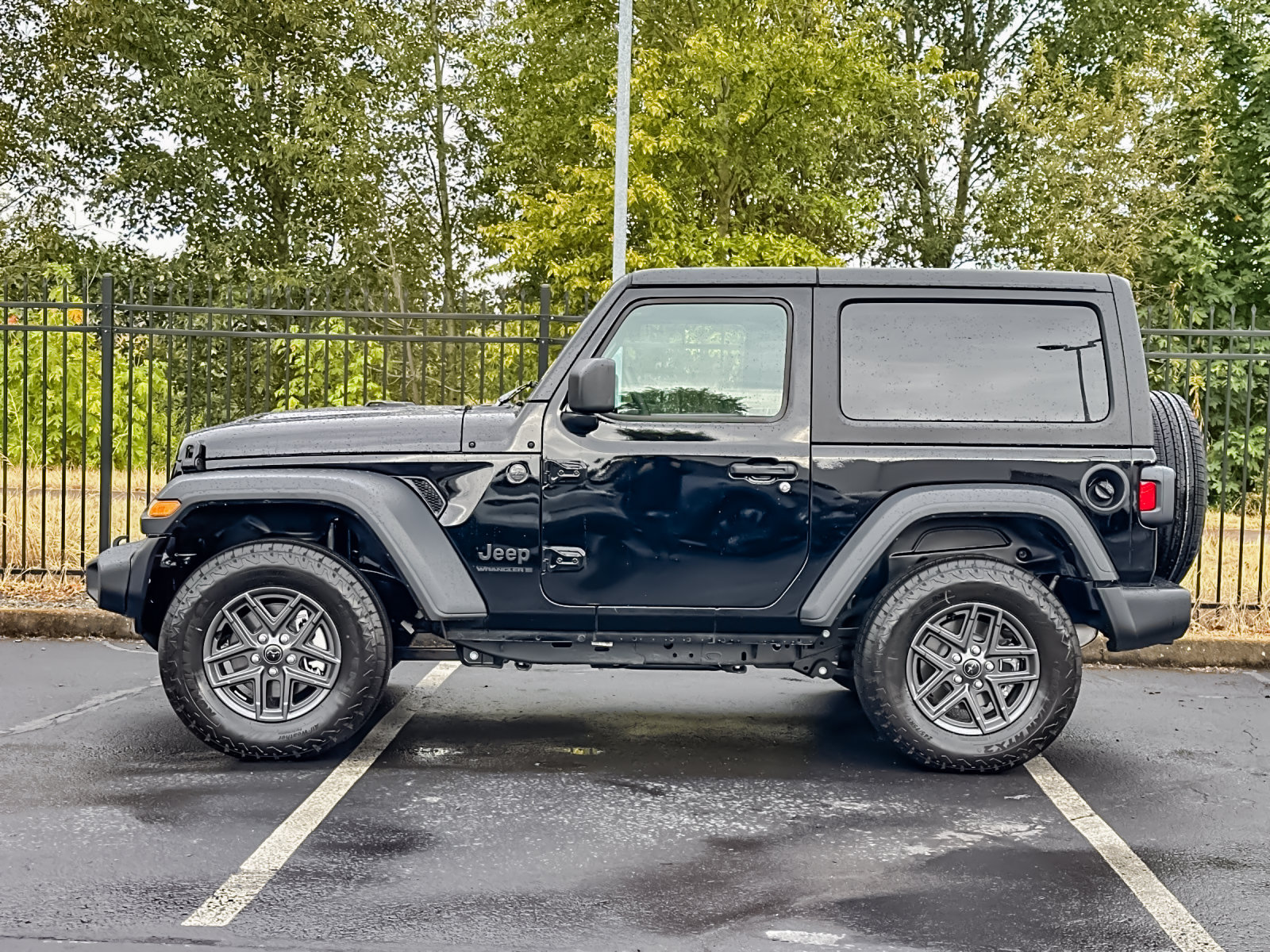 Used 2026 Jeep Wrangler Sport AWD/4WD image 6
