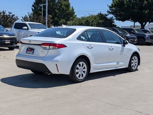 Used 2025 Toyota Corolla LE FWD image 6