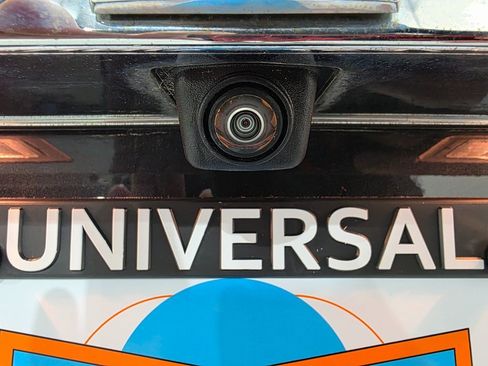 Used 2021 Chevrolet Traverse LT image 27