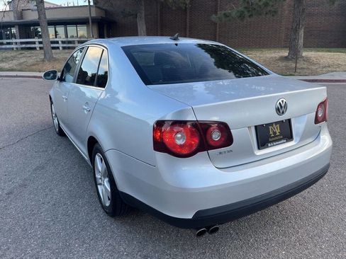 Used 2009 Volkswagen Jetta SEL FWD image 5