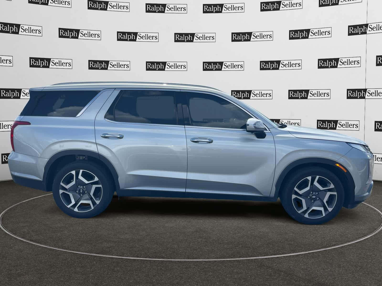 Used 2024 Hyundai Palisade SEL w/ Premium Package FWD image 7