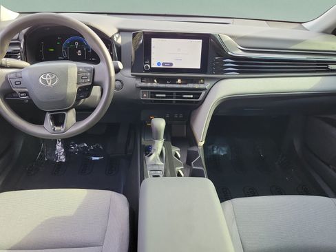 Used 2025 Toyota Camry LE FWD image 8