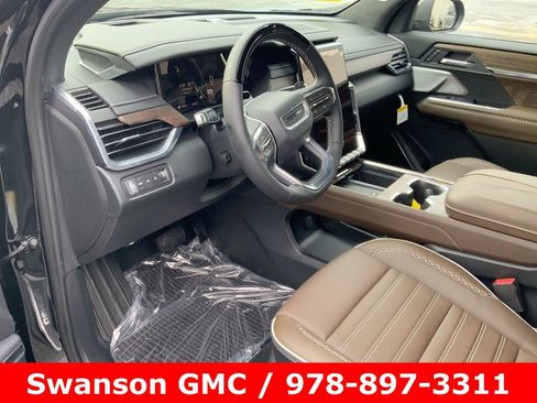 New 2026 GMC Acadia Denali Ultimate w/ LPO, Floor Liner Package AWD/4WD image 10
