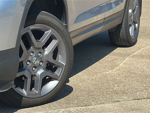 Used 2023 Honda Passport EX-L image 3