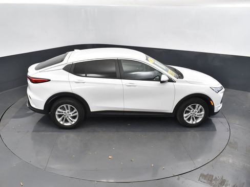 Used 2025 Buick Envista Preferred image 30