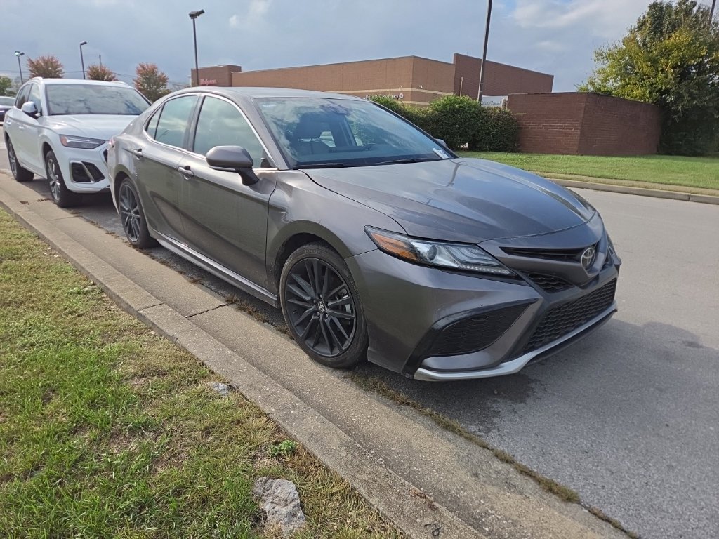 Used 2024 Toyota Camry XSE FWD image 2