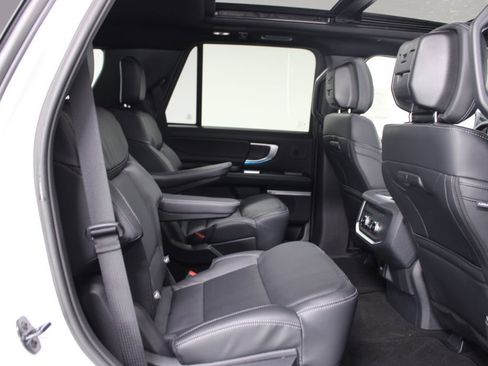 New 2026 Ford Expedition Platinum w/ Stealth Performance Package image 32